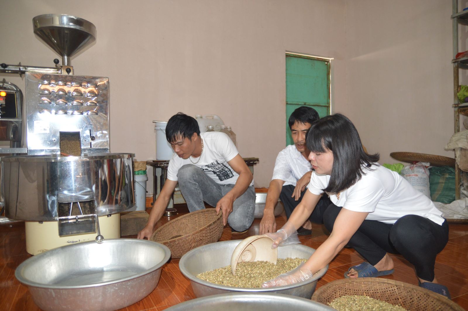 Nông dân mạnh dạn sản xuất cà phê bột mang lại hiệu quả cao