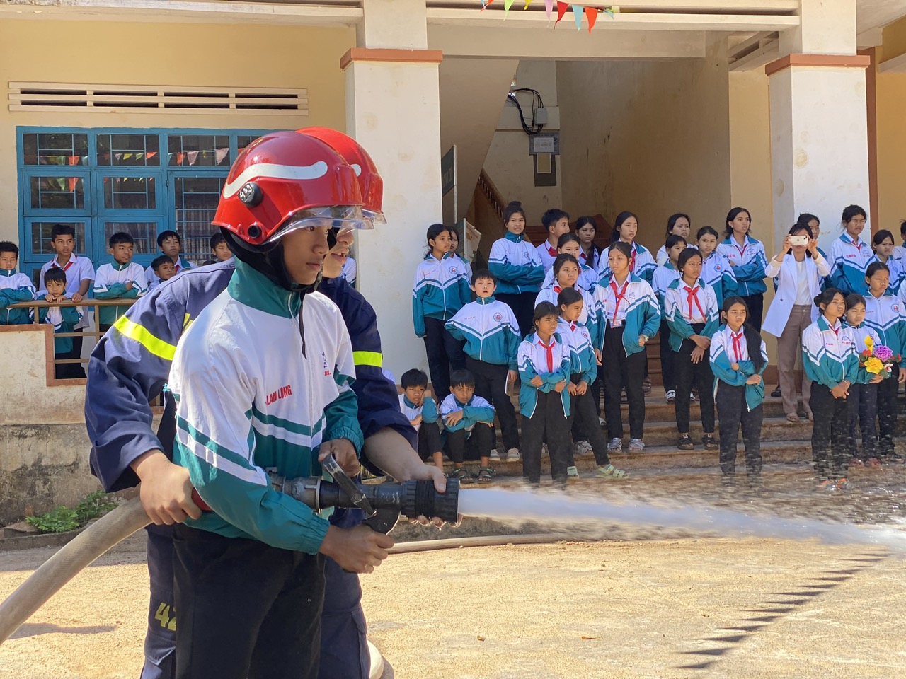 Article Trường PTDT Nội trú huyện Ia Grai, Tuyên truyền phòng cháy chữa cháy, phòng tránh tai nạn thương tích, đuối nước cho học sinh.