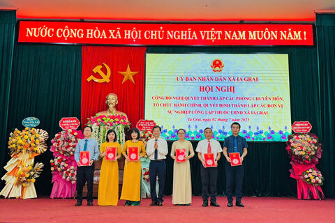 Xã Ia Grai tổ chức hội nghị công bố quyết định thành lập các  phòng ban, đơn vị sự nghiệp trực thuộc