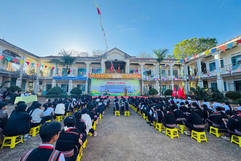 Trường Phổ thông Dân tộc Nội trú THCS Ia Grai tổ chức chương trình ngoại khoá nói chuyện truyền thống với chủ đề “Câu chuyện thời hoa lửa”