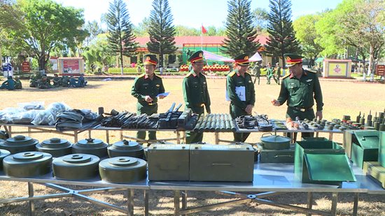 Lanh-dao-BCHQS-tinh-kiem-tra-mo-hinh,-hoc-cu-chuan-bi-huan-luyen.jpg Lanh-dao-BCHQS-tinh-kiem-tra-mo-hinh,-hoc-cu-chuan-bi-huan-luyen.jpg