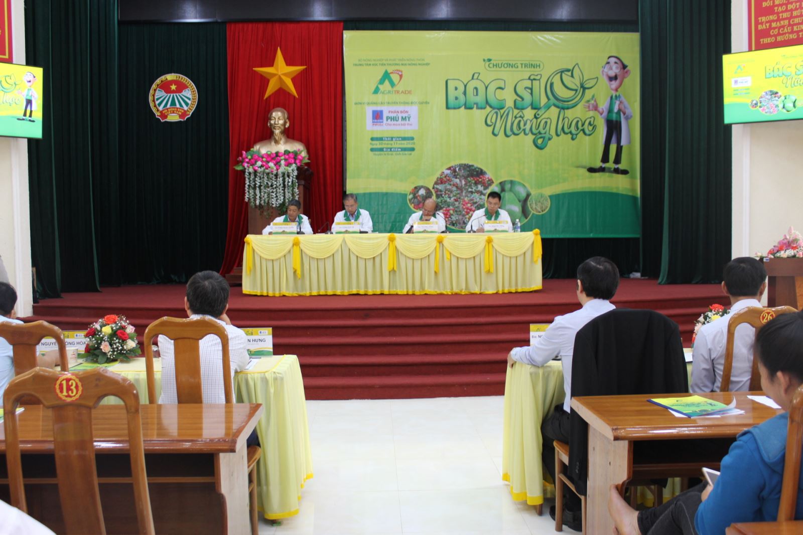 Article Hơn 300 nông dân tham gia chương trình “Bác sĩ nông học”