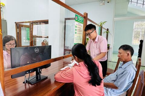Phòng giao dịch Ngân hàng chính sách xã hội Ia Grai giải ngân nguồn vốn tín dụng cho sinh viên STEM