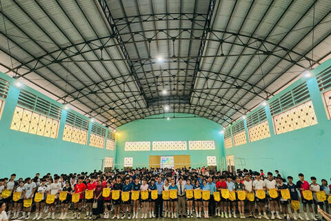 Trường THPT Huỳnh Thúc Kháng khai mạc Giải bóng chuyền truyền thống nam, nữ lần thứ VII