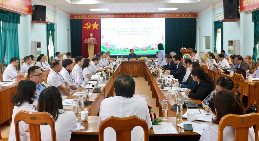 Quang cảnh buổi làm việc. Ảnh: A.H z6848805700489-c8fb9ffa399f854656c3cbc04bdd4bff.jpg
