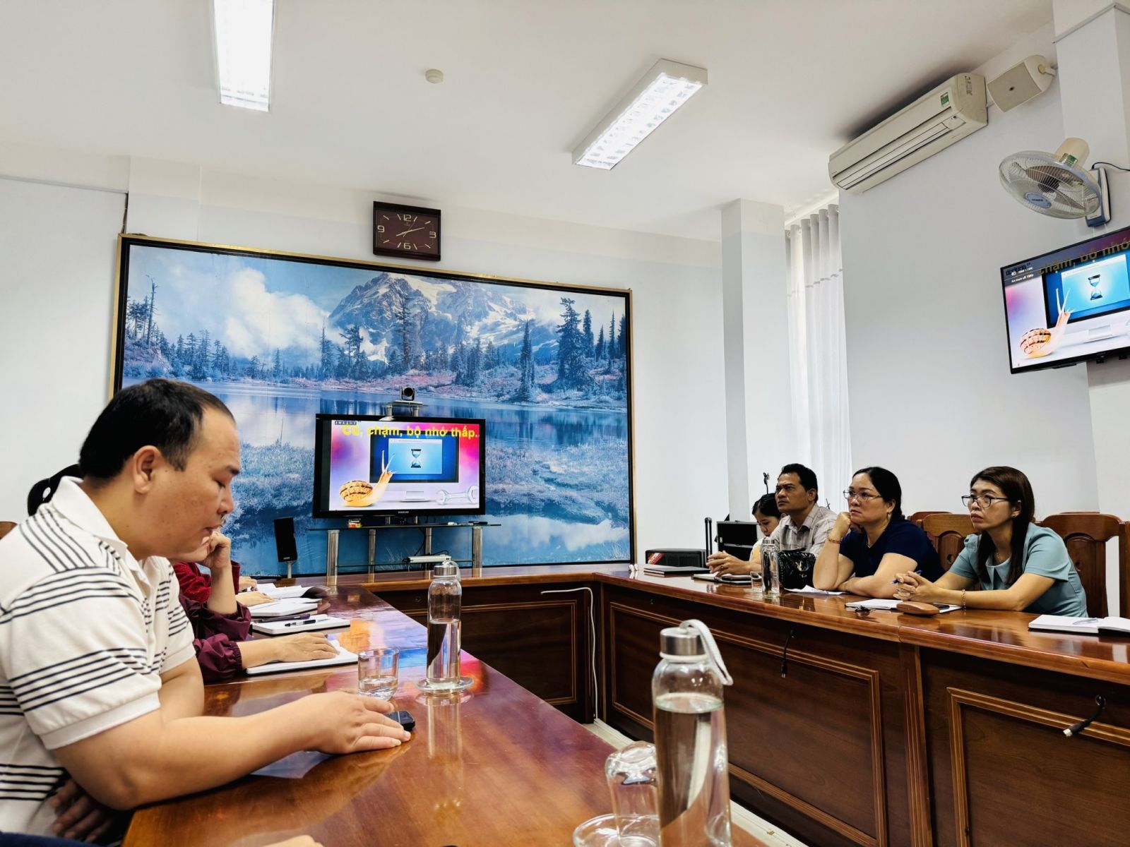 Ảnh: Quang cảnh tại điểm cầu xã Ia Grai - Minh Thoan